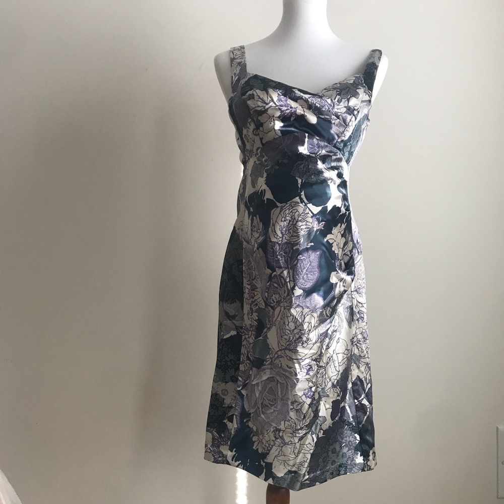A pea in the pod maternity dress.